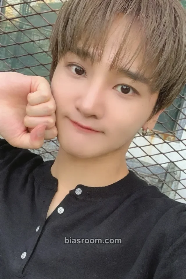 Eunho NTX Hold X K-pop photocard