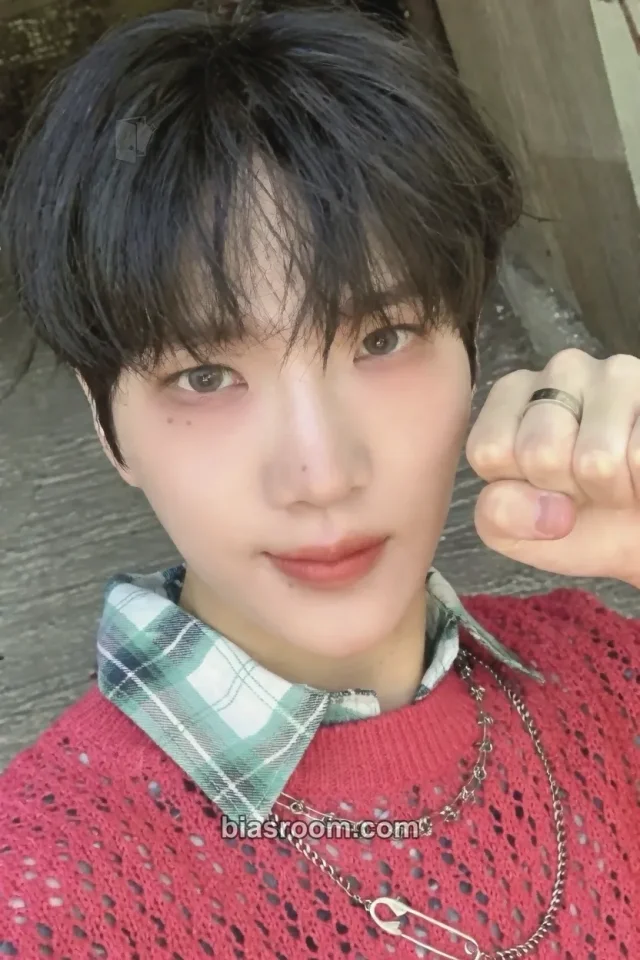 NTX - Changhun - Hold X Album pob (pre-order benefit) video call (fancall) minirecord shop punch version