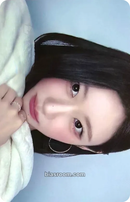 Chaeryeong Motto Photocard - ITZY - ITZY K-pop photocard