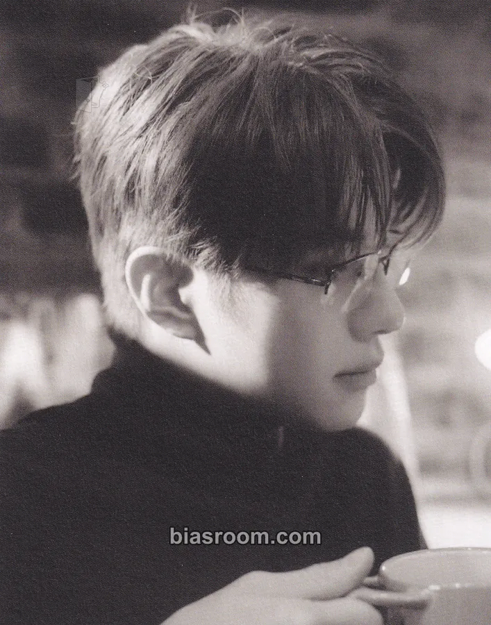 Jungwoo Veil Of Frame Photocard - NCT - NCT K-pop photocard