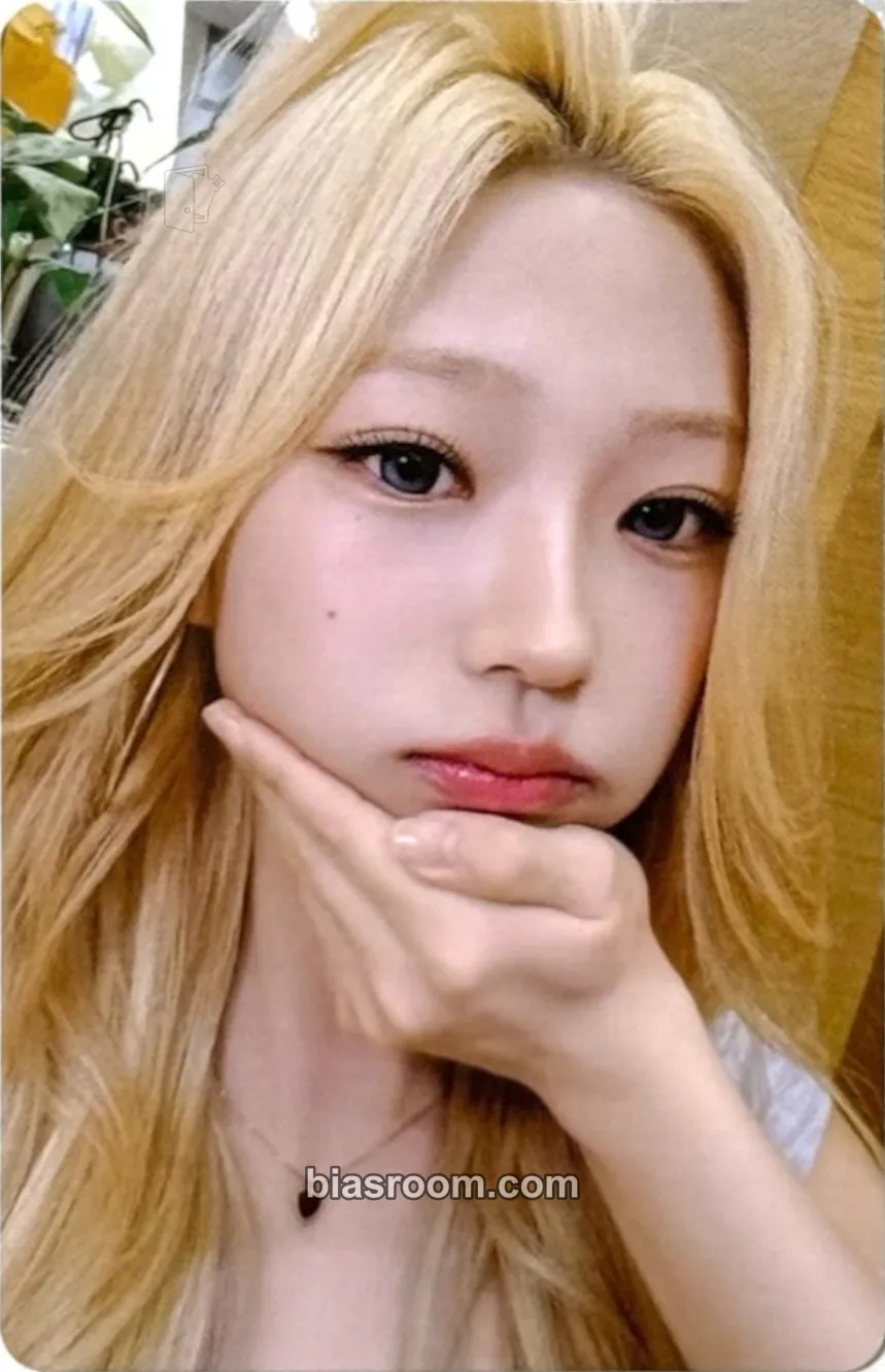 Stella Happy Birthday! (2026) Photocard - Hearts2Hearts - Hearts2Hearts K-pop photocard