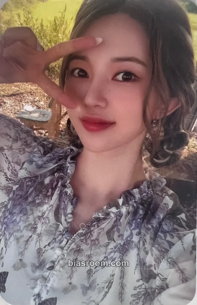 Nature - Loha - NATURE WORLD : CODE W Album album photocard