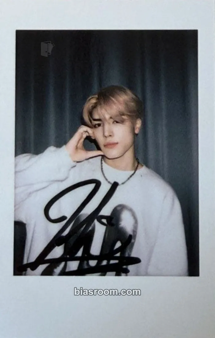 Maki Go in Blind - EP Photocard - &TEAM - &TEAM K-pop photocard