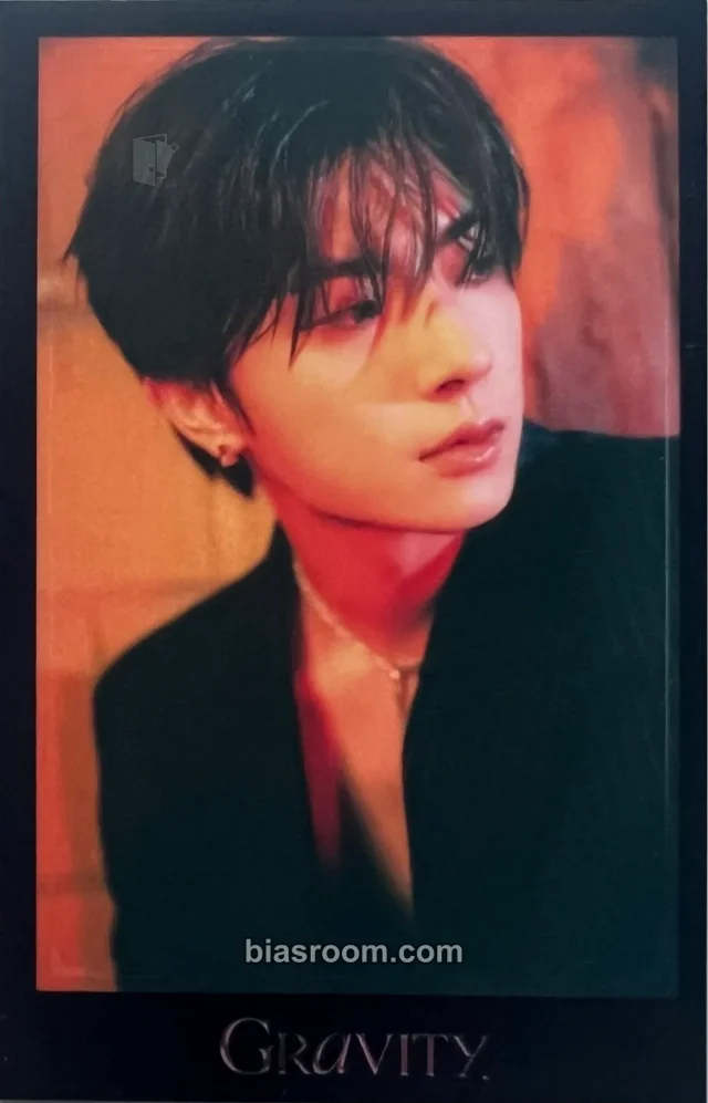 ONEWE - Kanghyun - Gravity Album sticker album inclusion