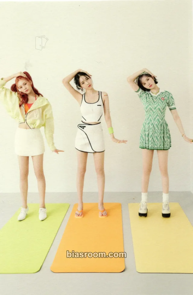 VIVIZ - Summer Vibe Album album inclusion postcard photobook version