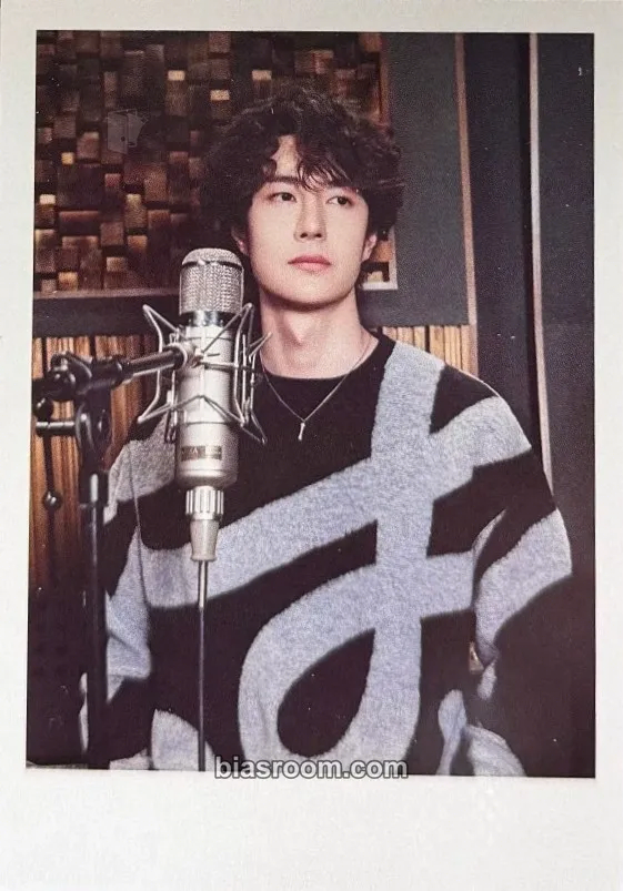 Yibo Yuehua Entertainment × HitCard (China) Photocard - UNIQ - UNIQ K-pop photocard