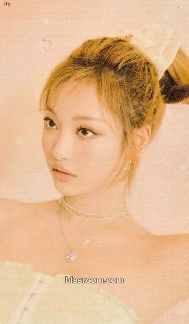 Ningning Season's Greetings (2022) Photocard - aespa - aespa K-pop photocard