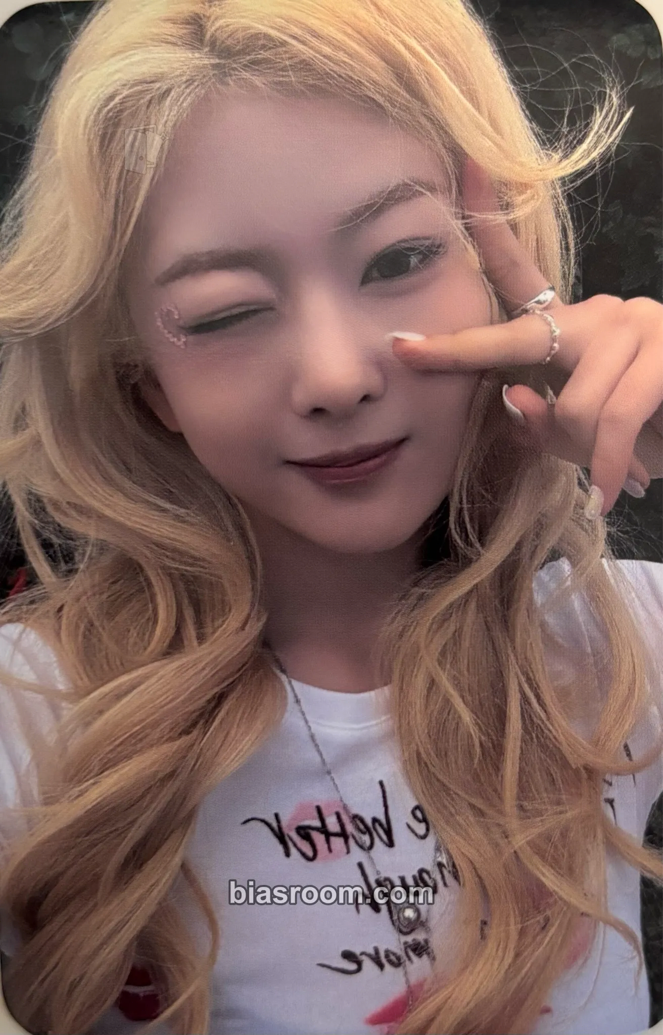 Bome Butterfly Doors Photocard - AtHeart - AtHeart K-pop photocard