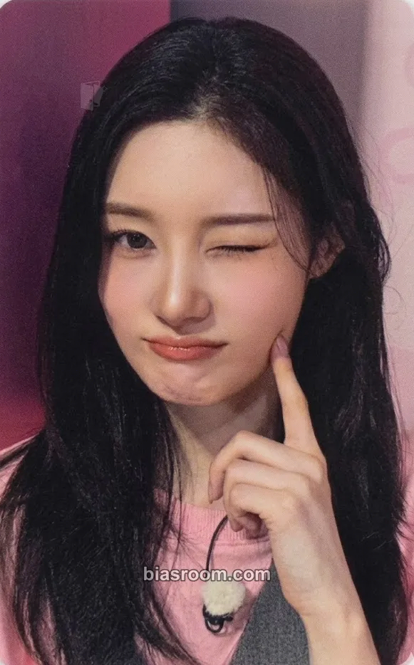 Chaeyeon I.O.I CONCERT TOUR: LOOP Photocard - I.O.I - I.O.I K-pop photocard