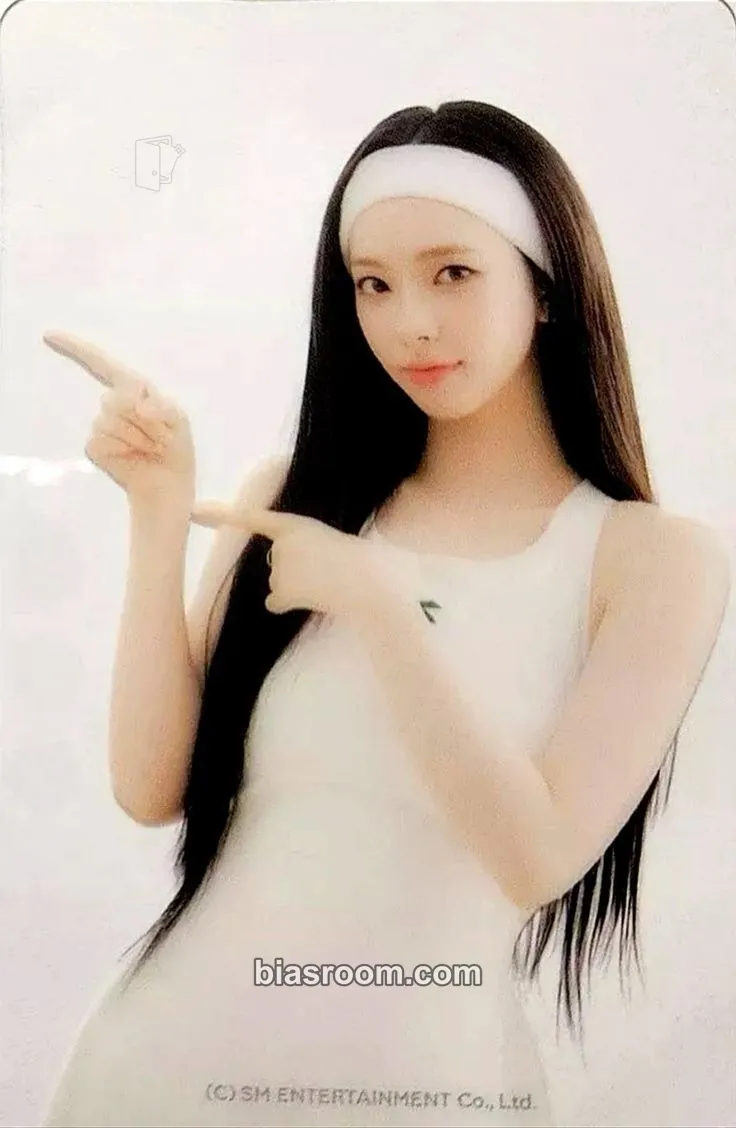 Karina Season's Greetings (2024) Photocard - aespa - aespa K-pop photocard