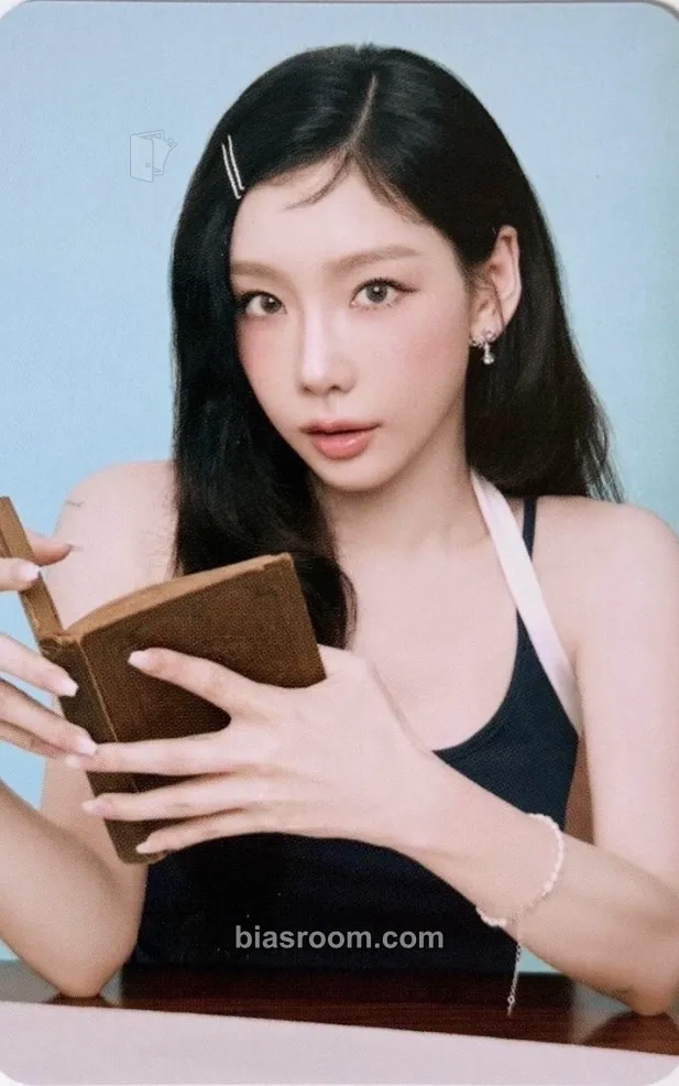 Taeyeon Season's Greetings 2026 Photocard - Girls' Generation - Girls' Generation K-pop photocard