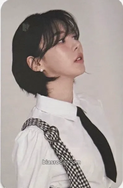 Wendy 2024 Season's Greetings Photocard - Red Velvet - Red Velvet K-pop photocard