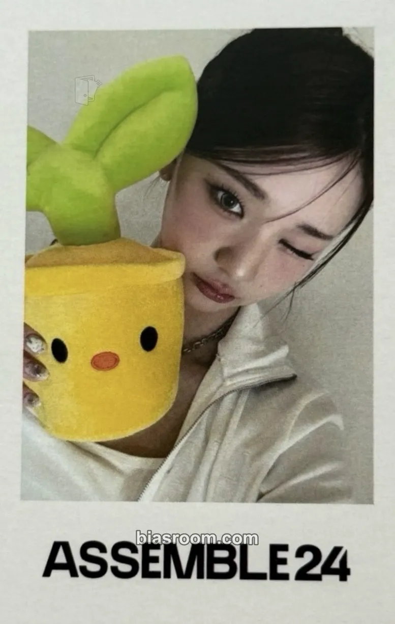 Yeonji Assemble24 Photocard - tripleS - tripleS K-pop photocard