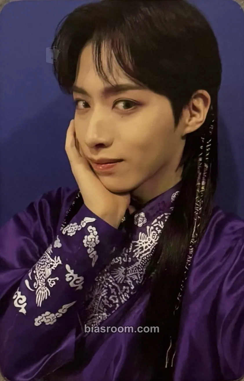 Xion BLOOD MOON Photocard - ONEUS - ONEUS K-pop photocard