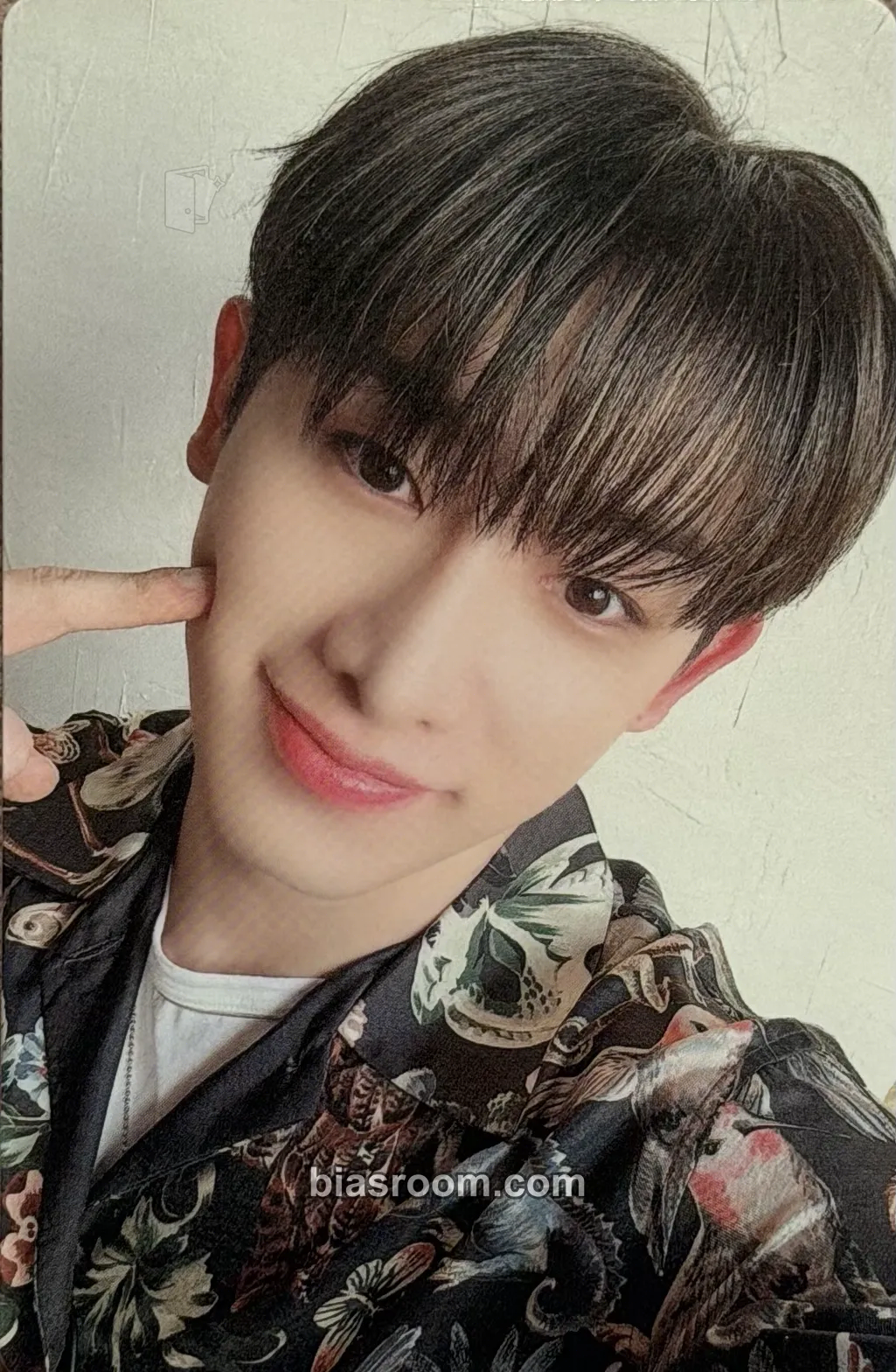 Wonho Wonho’s Trip Photocard - Wonho K-pop photocard