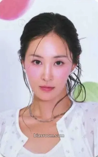 Yuri Season's Greetings 2025 Photocard - Girls' Generation - Girls' Generation K-pop photocard