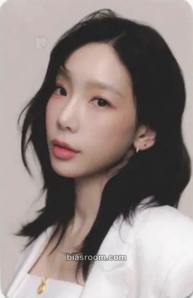 Taeyeon Season's Greetings 2024 Photocard - Girls' Generation - Girls' Generation K-pop photocard