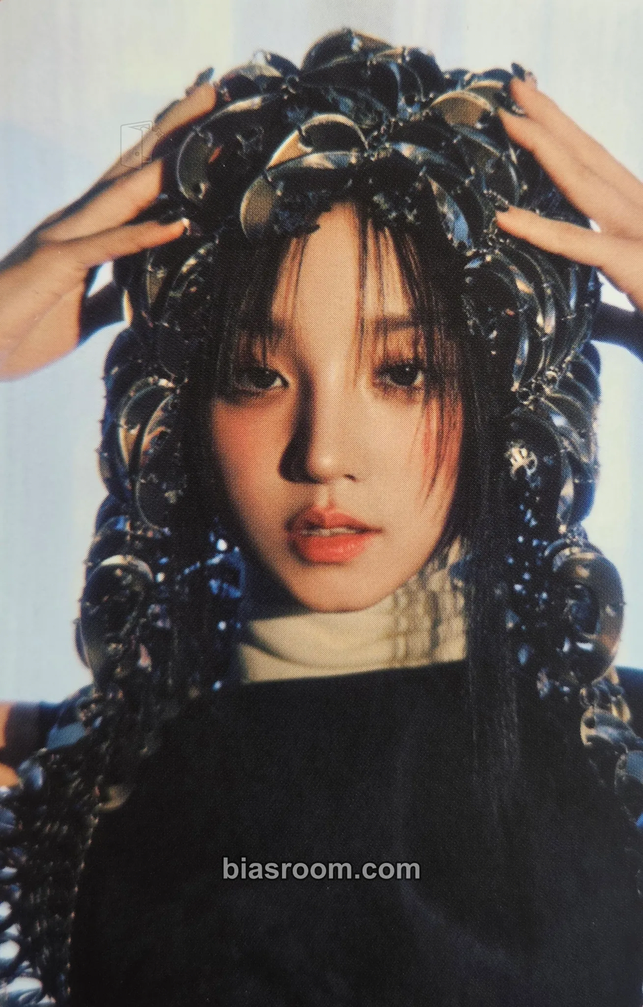 Yuqi Yuqi x Metal Magazine Photocard - i-dle - i-dle K-pop photocard