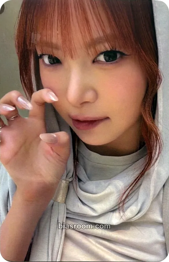 Hong Eunchae PUREFLOW pt.1 Photocard - LE SSERAFIM - LE SSERAFIM K-pop photocard