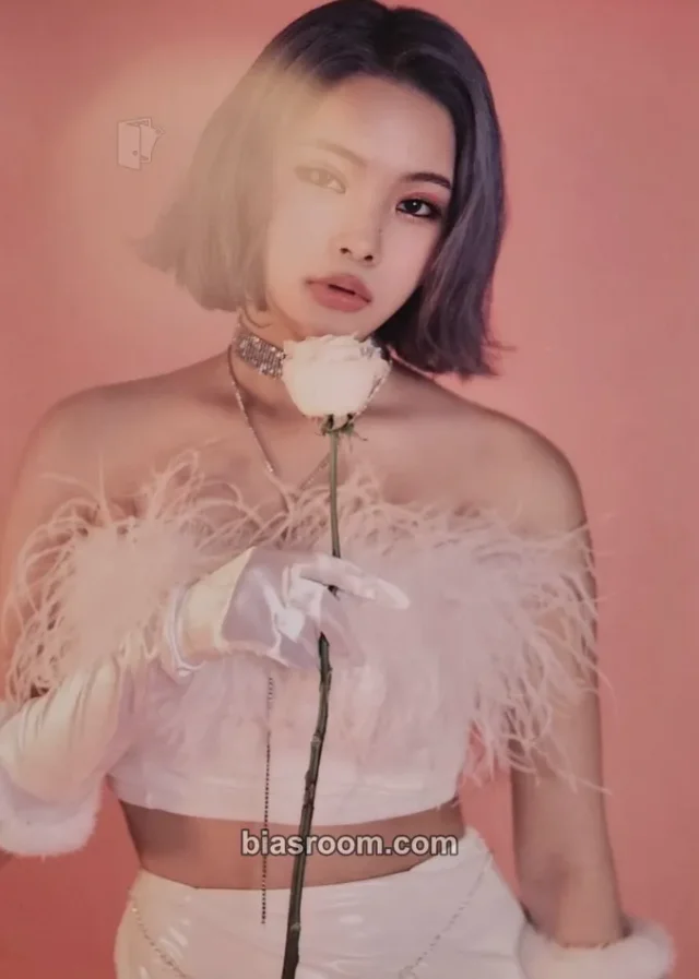 Weki Meki - Rina - DAZZLE DAZZLE Album postcard set