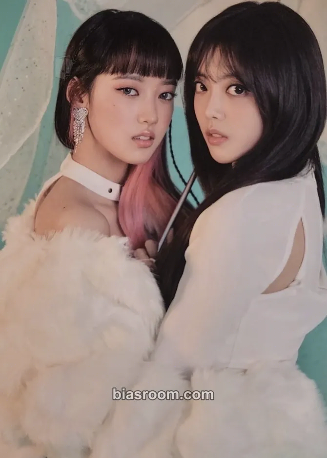 DAZZLE DAZZLE Photocard - Weki Meki - Weki Meki K-pop photocard