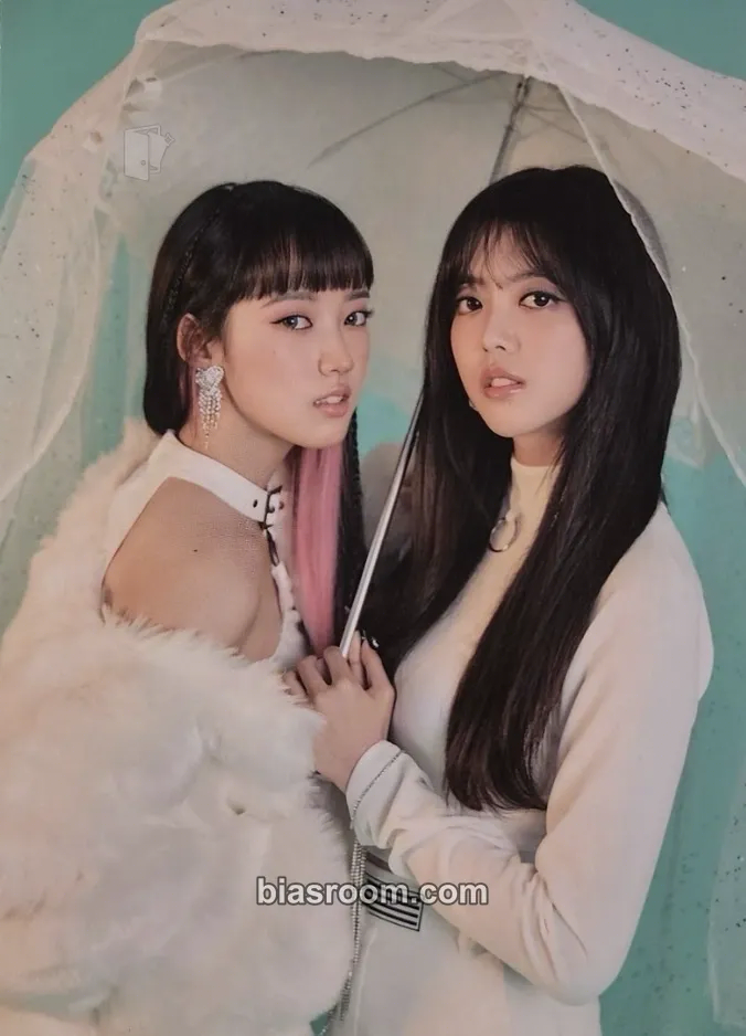 DAZZLE DAZZLE Photocard - Weki Meki - Weki Meki K-pop photocard