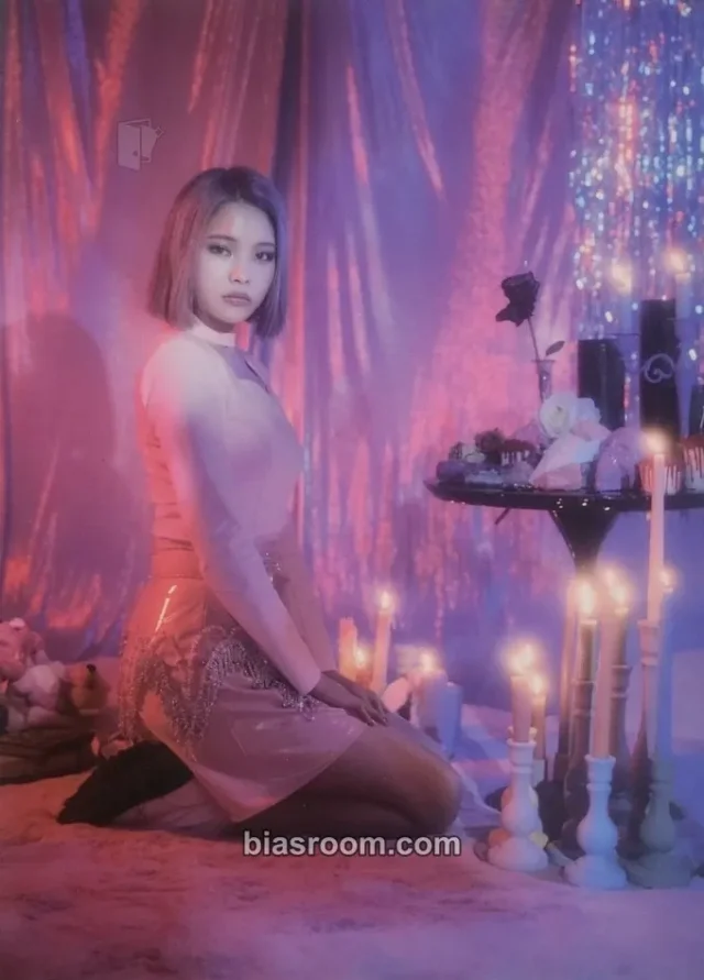 Weki Meki - Rina - DAZZLE DAZZLE Album postcard set