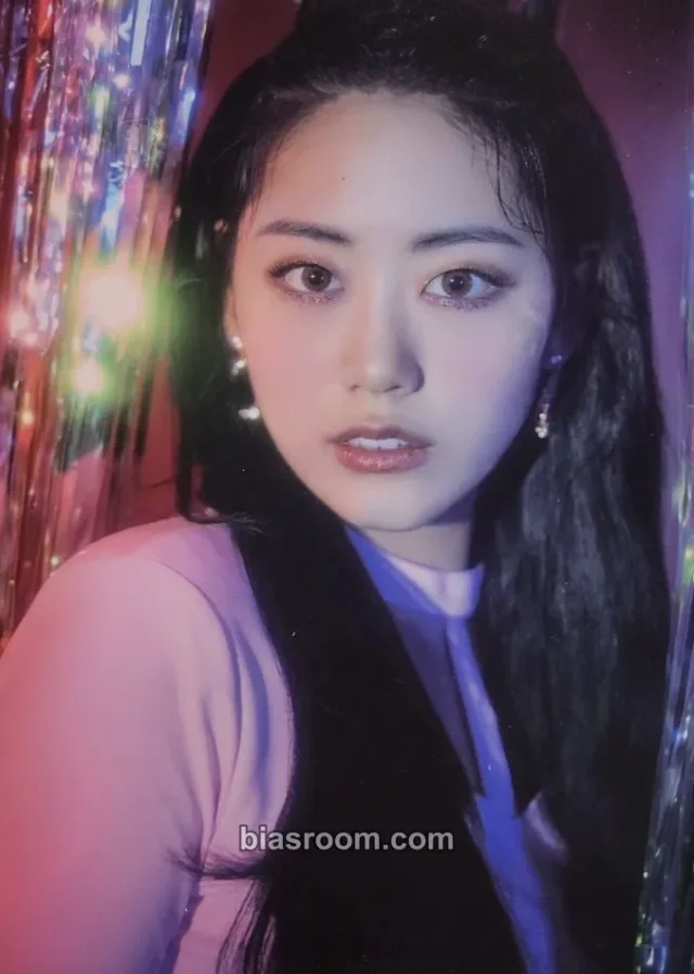 Weki Meki - Lua - DAZZLE DAZZLE Album postcard set