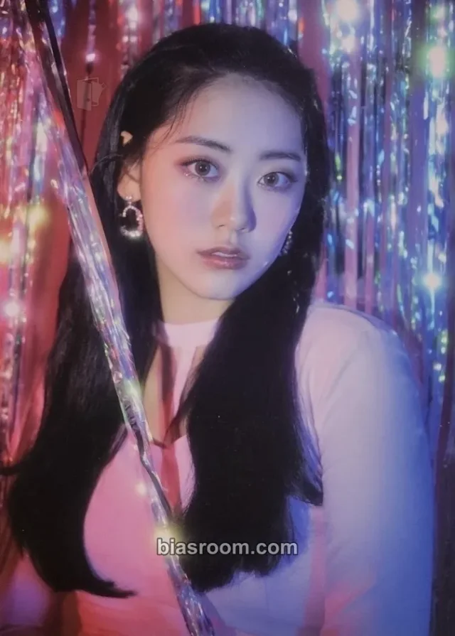 Weki Meki - Lua - DAZZLE DAZZLE Album postcard set