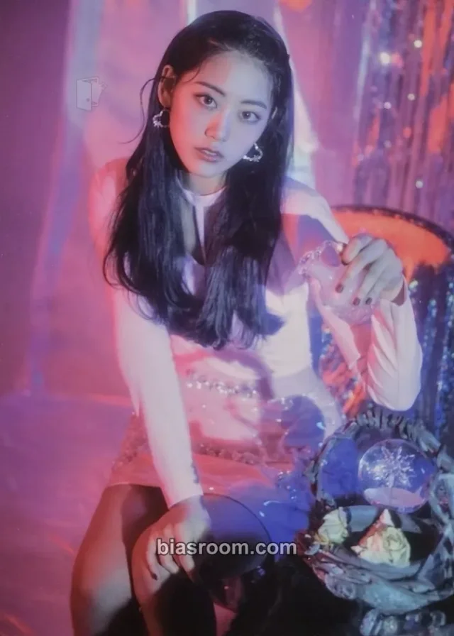 Weki Meki - Lua - DAZZLE DAZZLE Album postcard set