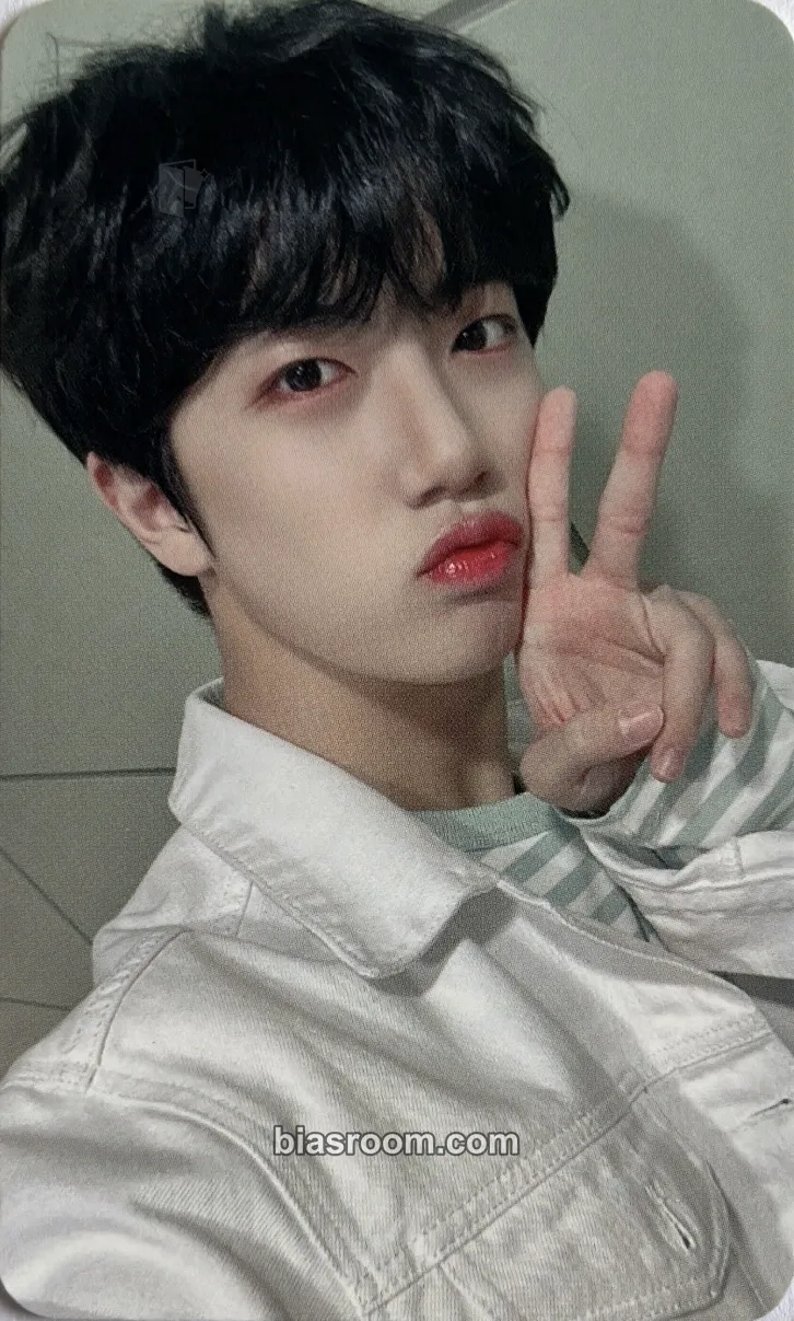 Wonjin LIBERTY : IN OUR COSMOS Photocard - CRAVITY - CRAVITY K-pop photocard
