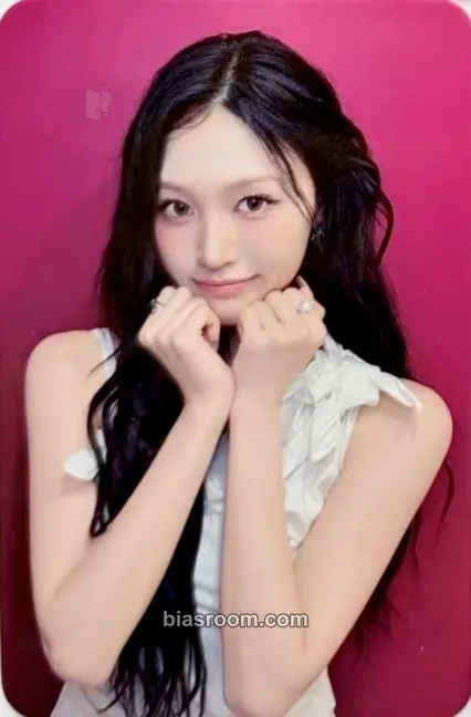Minami Runaway Photocard - RESCENE - RESCENE K-pop photocard