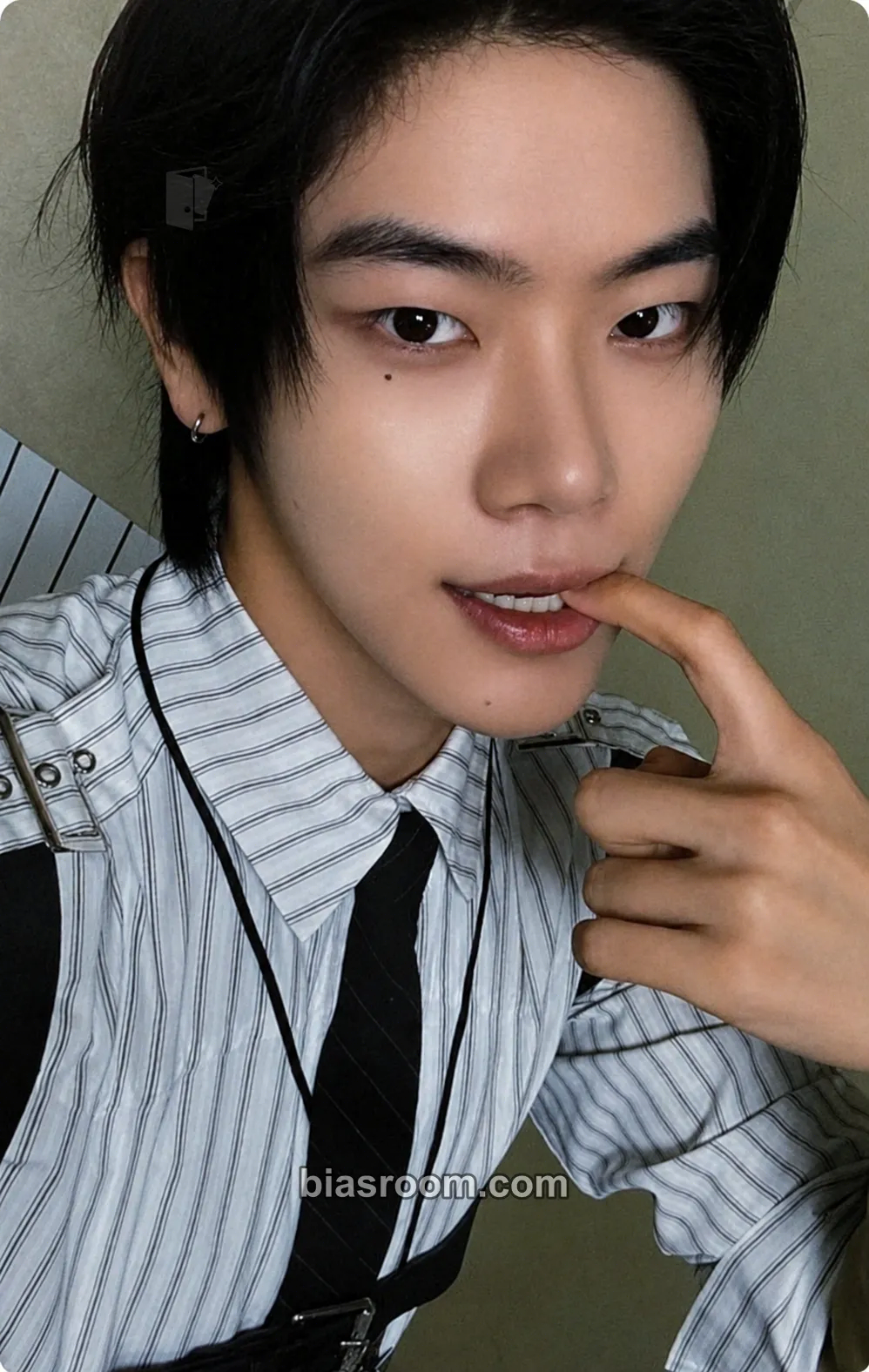 Jang Yeojun OVEREXPOSED Photocard - CLOSE YOUR EYES - CLOSE YOUR EYES K-pop photocard