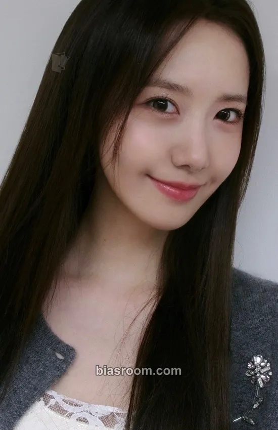 Yoona SMTOWN LIVE 2025 Photocard - Girls' Generation - Girls' Generation K-pop photocard