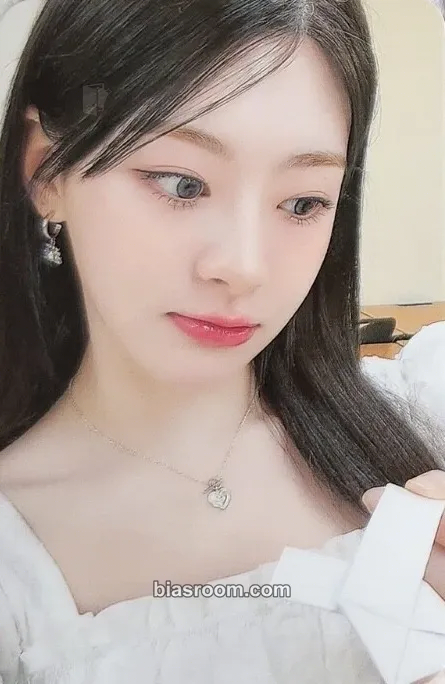 Seeun Metamorphic Photocard - STAYC - STAYC K-pop photocard