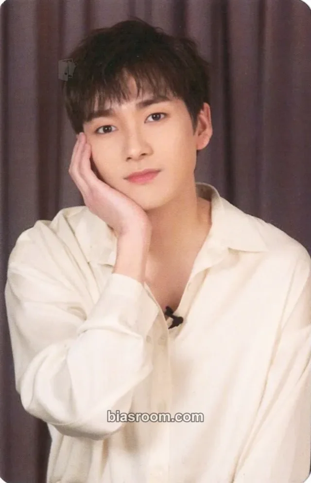 NU’EST - Aron - NU ANNUAL (AR Photobook) Other version 2 AR photocard