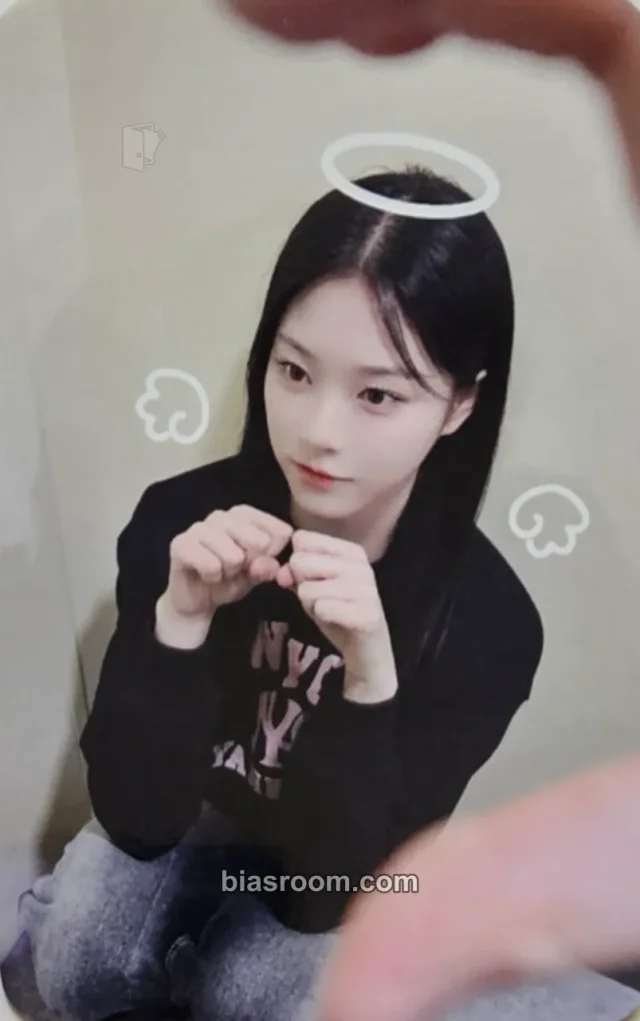 Latency - HyunJin - LATE O’ CLOCK Album everline fansign round 2