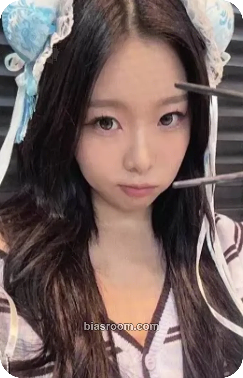 Jackie Wild Cherry Photocard - ICHILLIN’ - ICHILLIN’ K-pop photocard