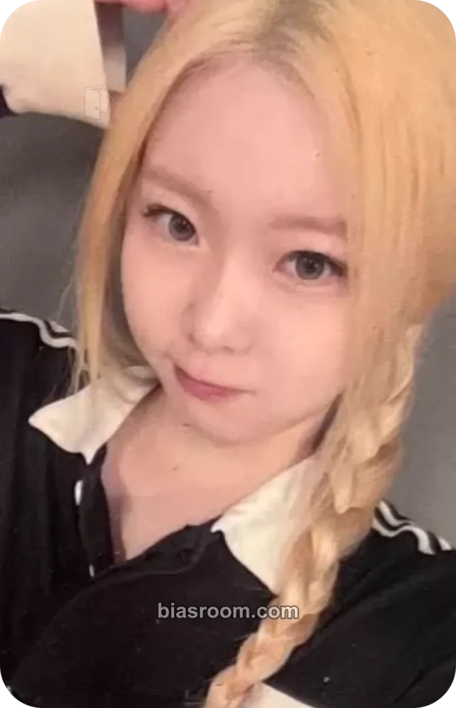 ICHILLIN’ - Jackie - Wild Cherry Album video call (fancall)