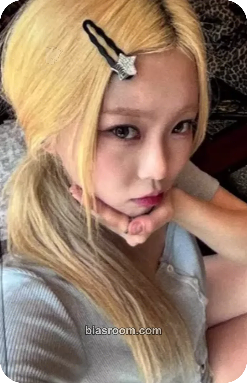Jackie Wild Cherry Photocard - ICHILLIN’ - ICHILLIN’ K-pop photocard