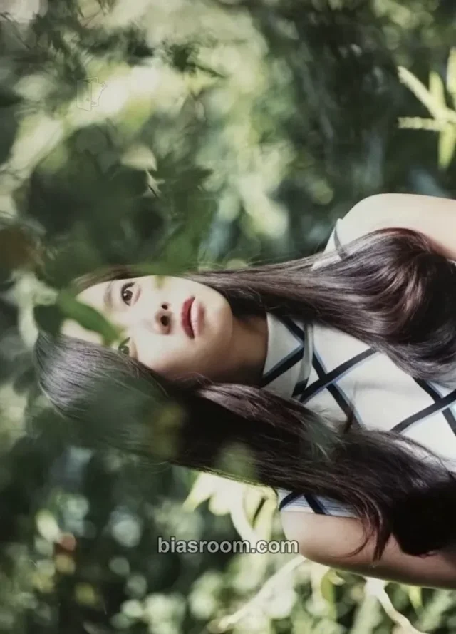 f(x) - Victoria - 4 Walls Album postcard set horizontal