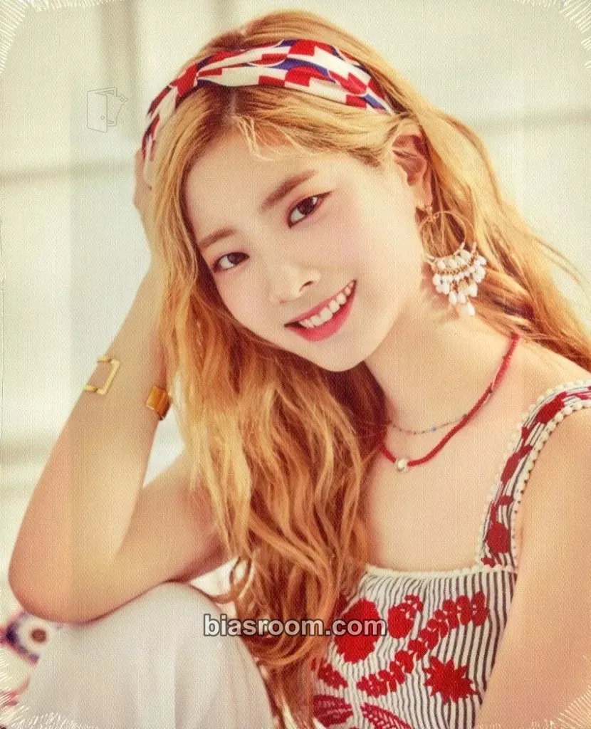 Dahyun 1st Arena Tour 2018 ‘BDZ’ Photocard - TWICE - TWICE K-pop photocard