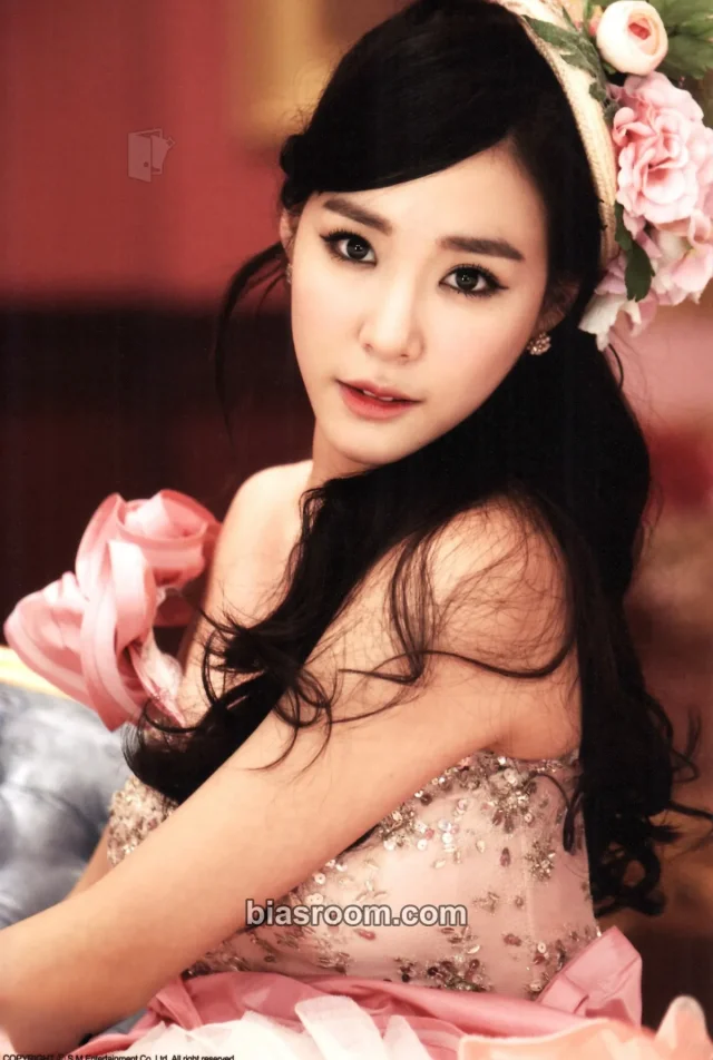 Girls' Generation - Tiffany - Mr.Mr. Album A version large photocard pop-up store EverySing
