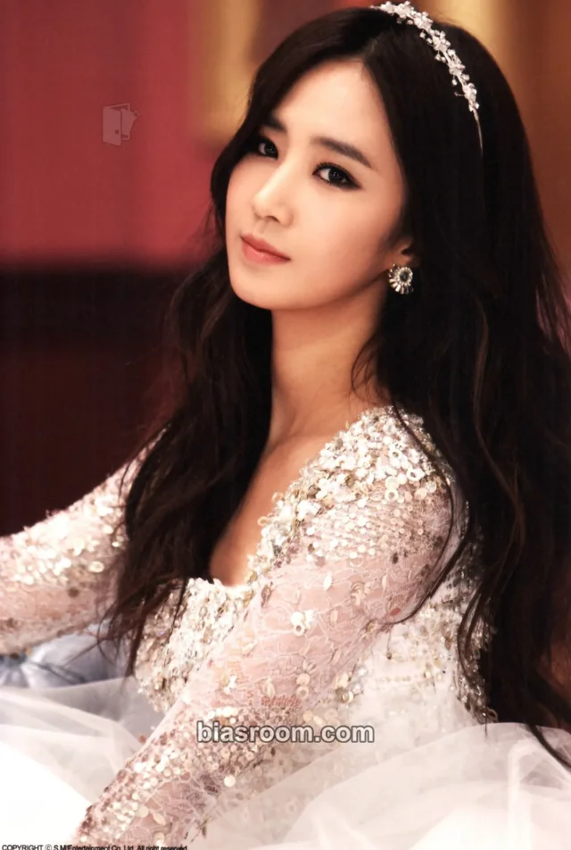 Girls' Generation - Yuri - Mr.Mr. Album A version large photocard pop-up store EverySing