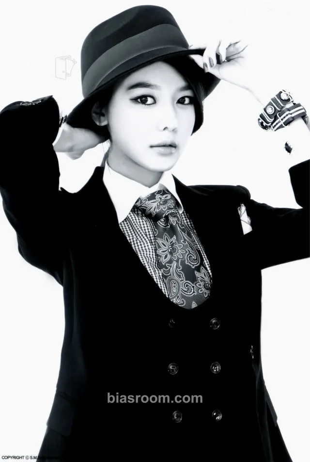 Girls' Generation - Sooyoung - Mr.Mr. Album B version large photocard EverySing pop-up store
