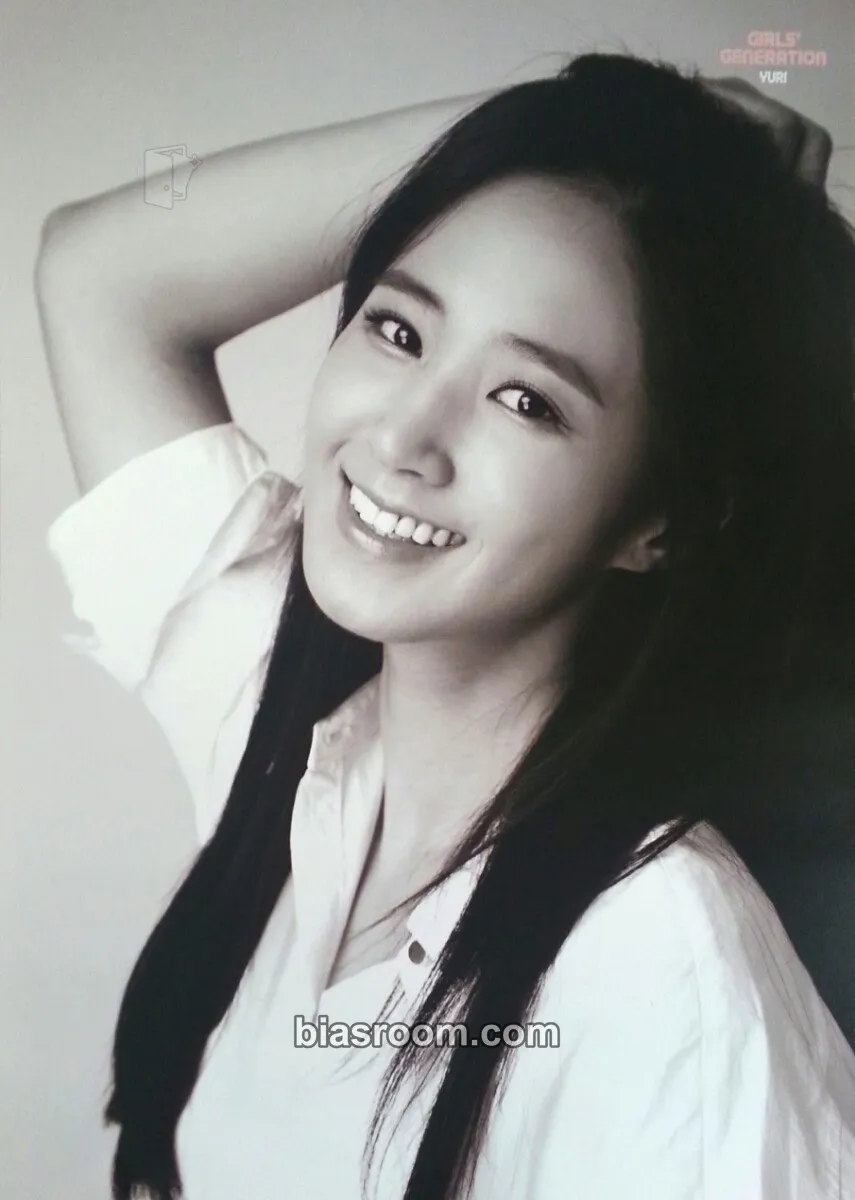Yuri SMTown Live World Tour IV Photocard - Girls' Generation - Girls' Generation K-pop photocard