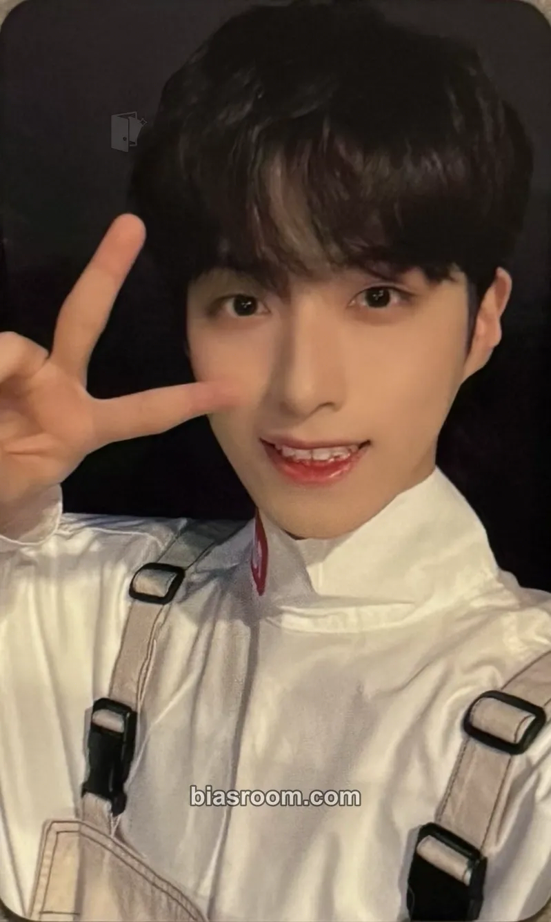 Xion BLOOD MOON Photocard - ONEUS - ONEUS K-pop photocard