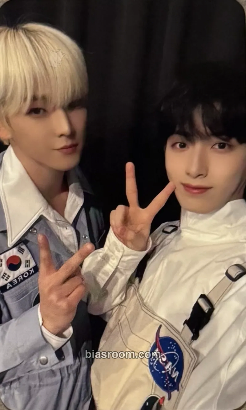 BLOOD MOON Photocard - ONEUS - ONEUS K-pop photocard