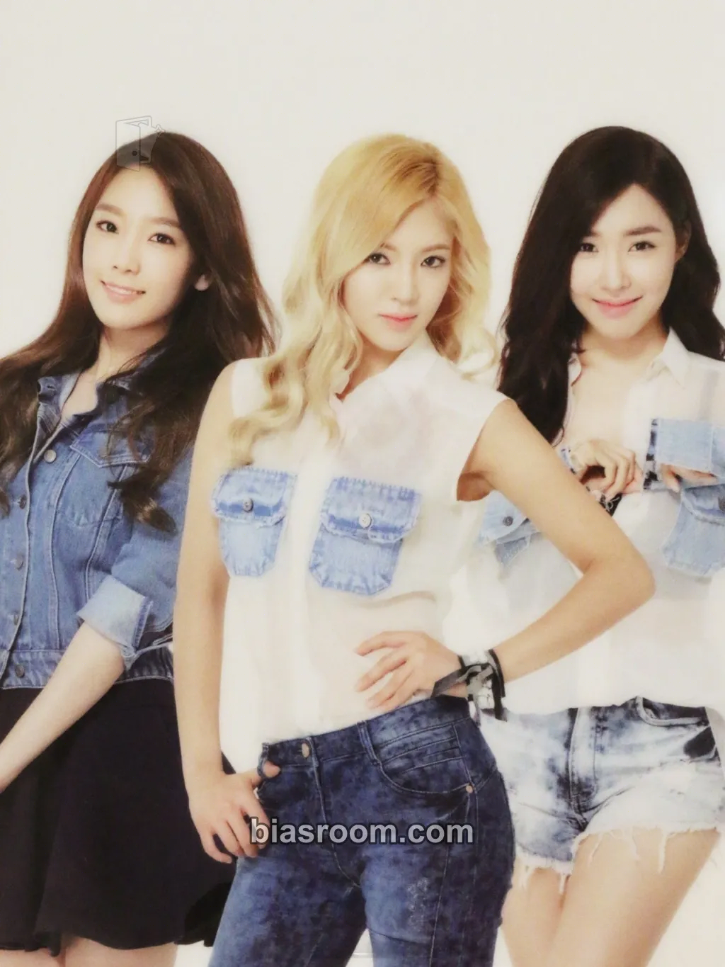 SMTown Live World Tour IV Photocard - Girls' Generation - Girls' Generation K-pop photocard