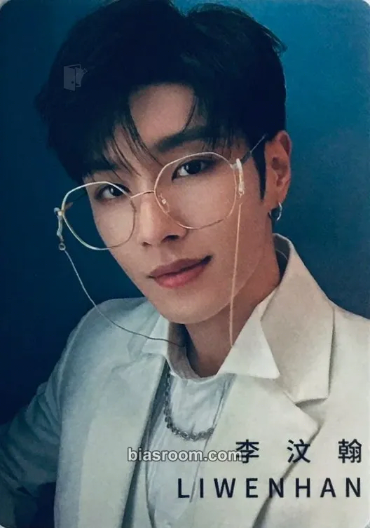 Wenhan Yuehua Entertainment Collector Cards Photocard - UNIQ - UNIQ K-pop photocard